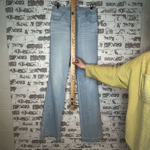 Spanx | women light wash flare denim jeans - Picture 11 of 11